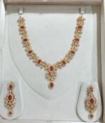 Elegant emrald red Necklace with earrings