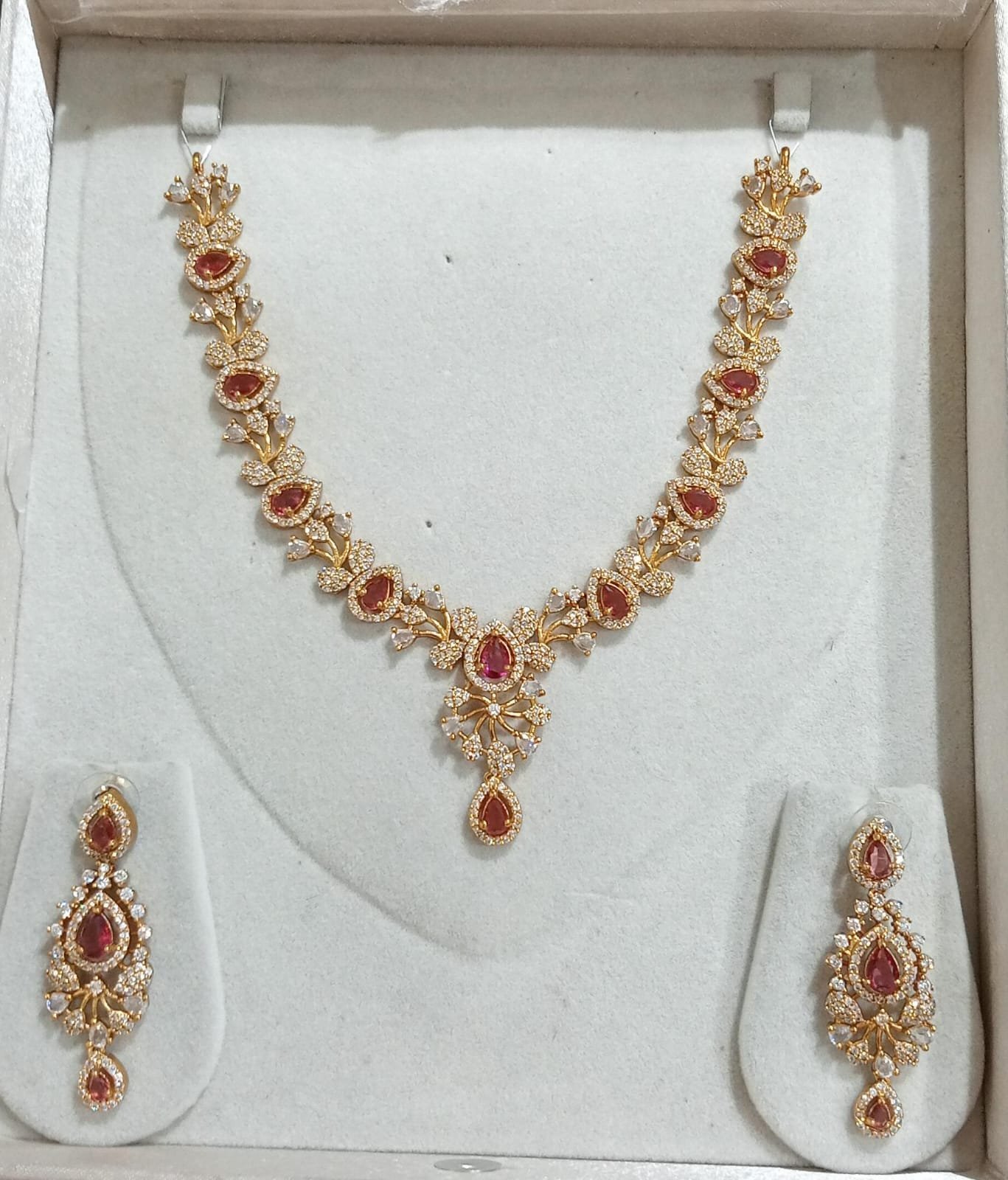 2025/10/1000108076.jpg Elegant emrald red Necklace with earrings - Image 1