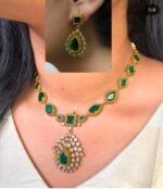 Gold plated emrald green stone necklace set with earrings - Image 2