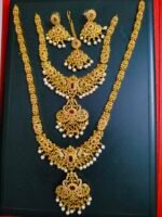 Elegant Temple Jewellery set with earrings and maangtika - Image 3